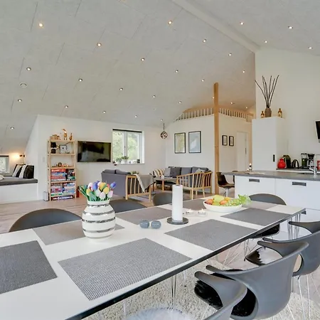 Adela - 1km From The Sea By Interhome