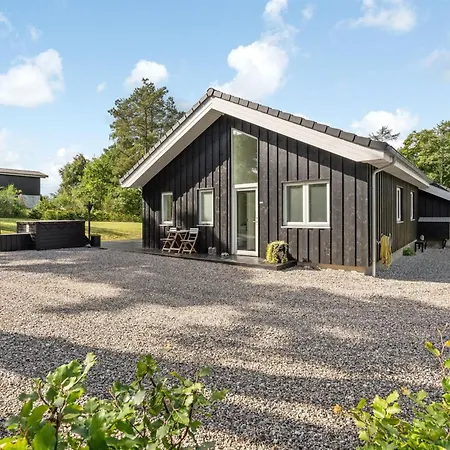 Adela - 1km From The Sea By Interhome *